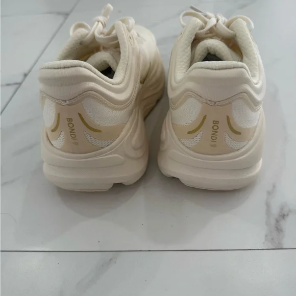 Hoka One Bondi 9 Women’s Running Shoe Size 6.5B - Picture 4 of 5